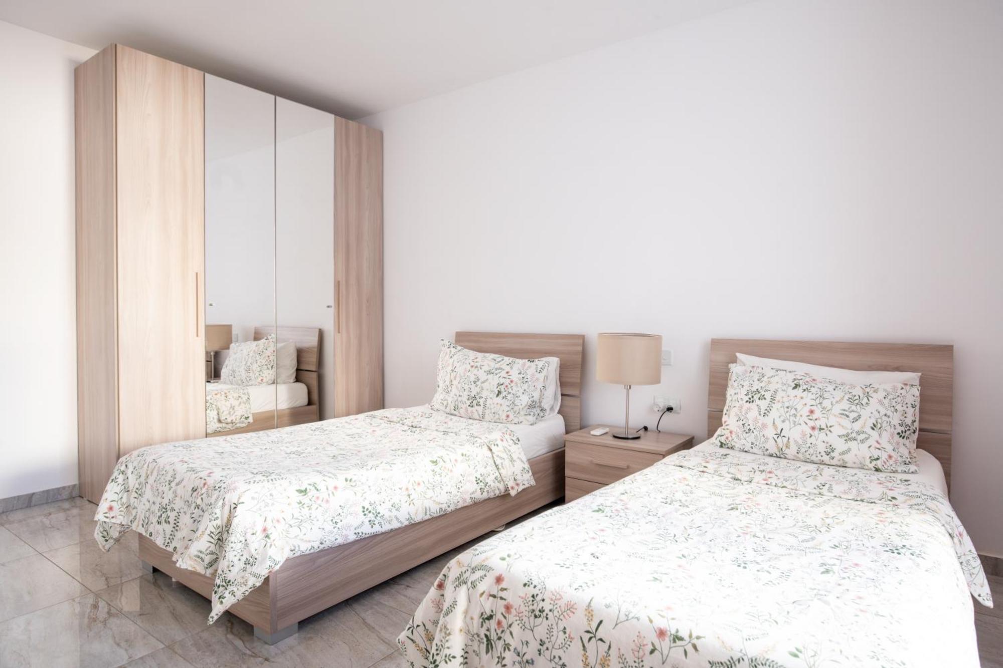 Brand New 2 Bed 2 Bath Apartment In Sliema By The Sea Εξωτερικό φωτογραφία