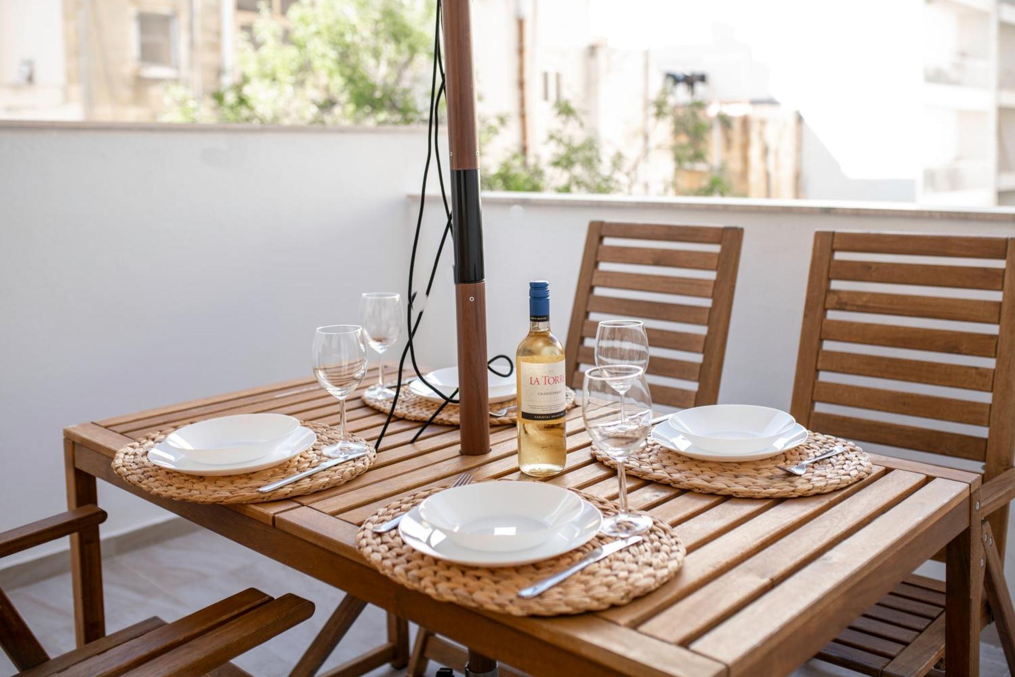 Brand New 2 Bed 2 Bath Apartment In Sliema By The Sea Εξωτερικό φωτογραφία