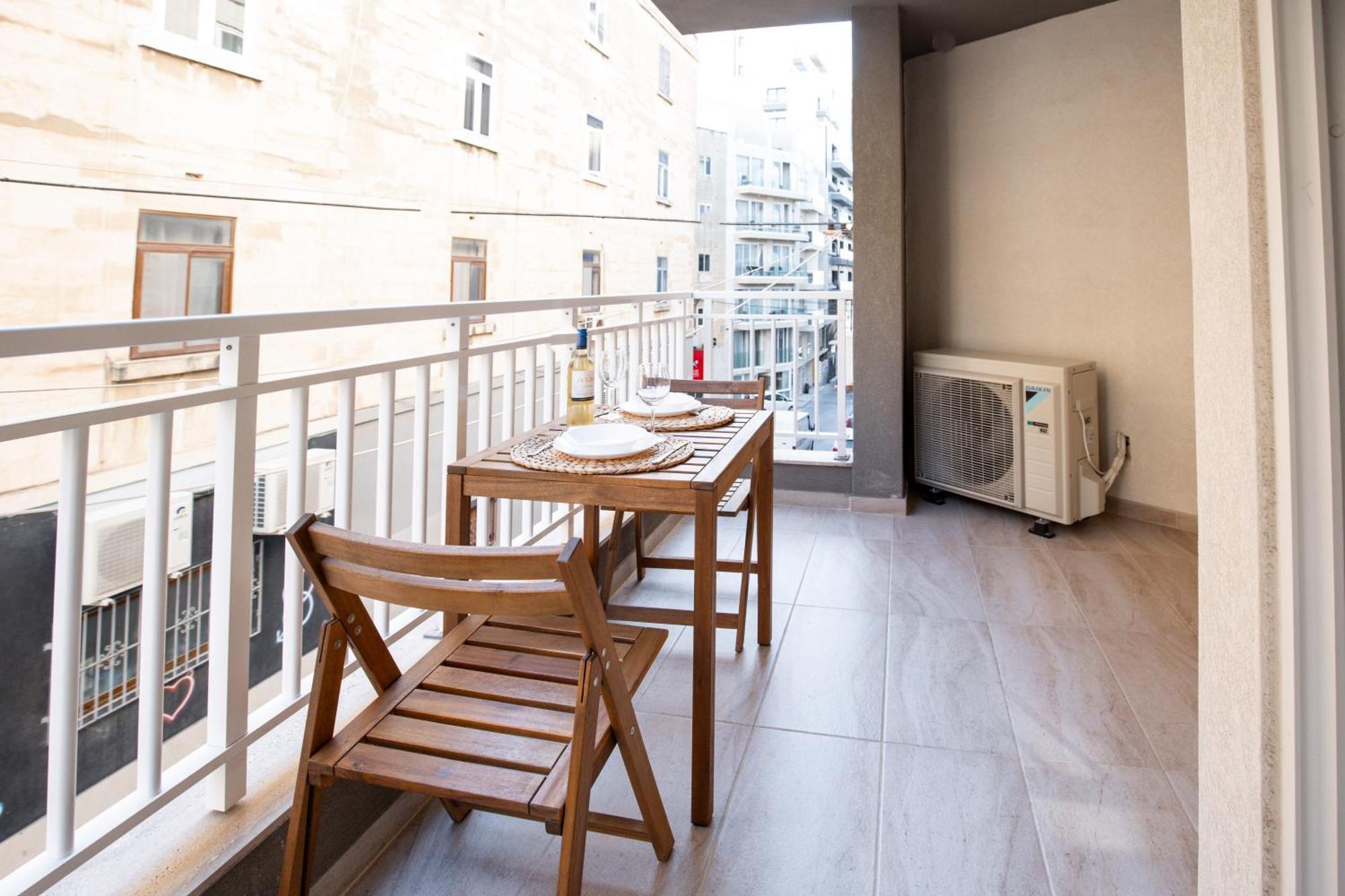 Brand New 2 Bed 2 Bath Apartment In Sliema By The Sea Εξωτερικό φωτογραφία