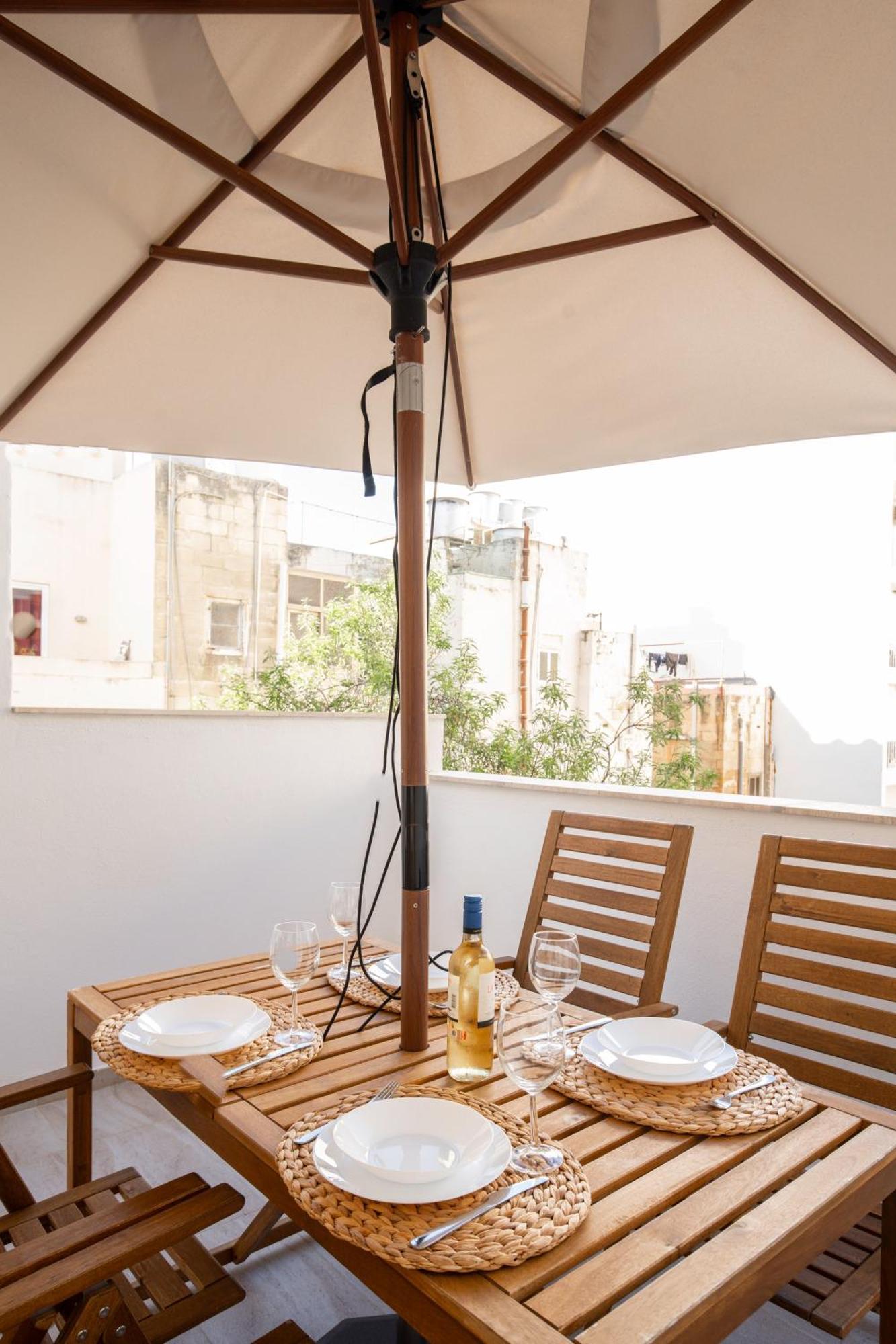 Brand New 2 Bed 2 Bath Apartment In Sliema By The Sea Εξωτερικό φωτογραφία